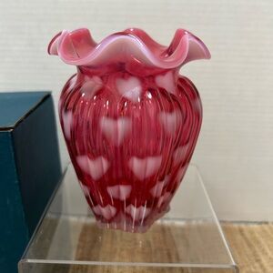 Vintage Fenton Cranberry Heart Optic Ribbed Vase. 5” Style #2755 CR. With Box